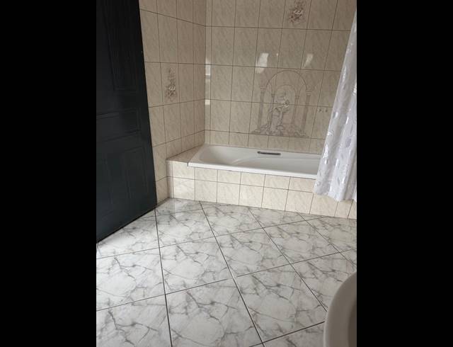 1 bed property to rent in GLENVISTA